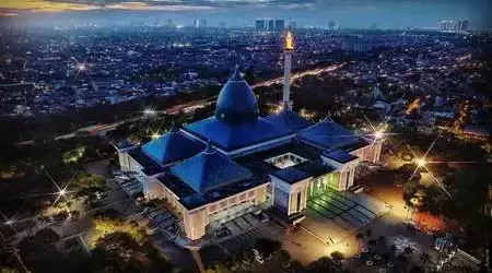 wisata religi Masjid Al Akbar di Surabaya