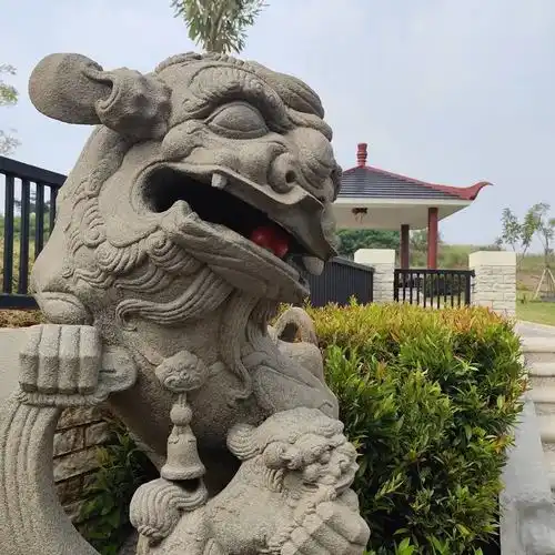 Patung Lions of Guardian yang menjadi simbol di Ruby Mansion