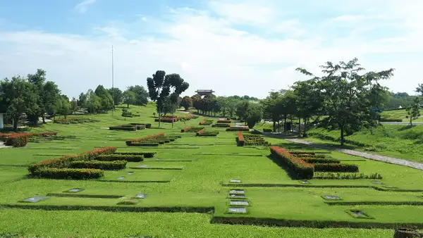 Pemandangan asri lahan makam di Karawang San Diego Hills sebaai daftar pemakaman di karawang